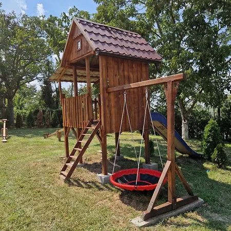 Holiday home Kuca Za Odmor Asak- Nestin